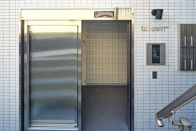 16/16 エントランス