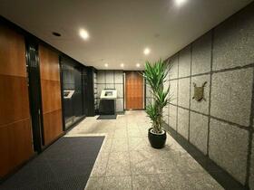 13/13 エントランス