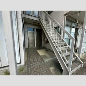 13/13 エントランス