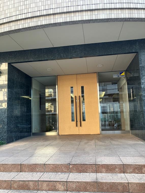 17/17 エントランス