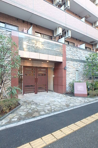 28/30 エントランス