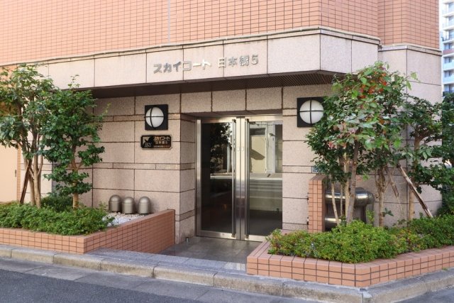 21/30 エントランス