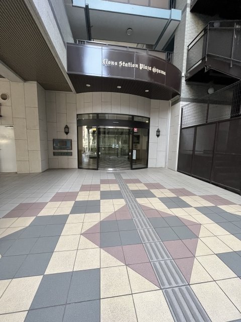 13/17 エントランス