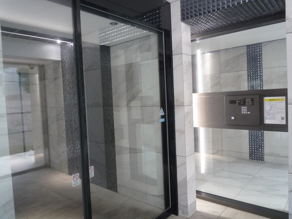 4/4 エントランス