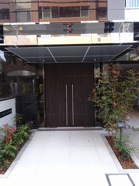 13/14 エントランス