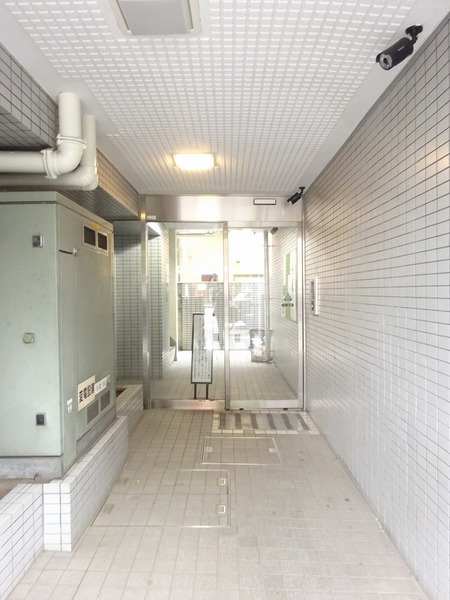 14/14 エントランス