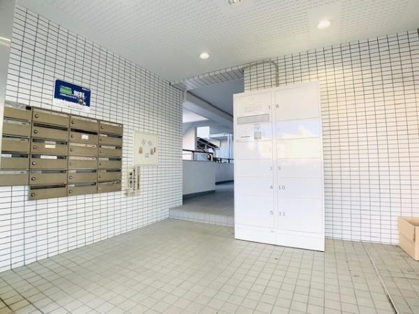 26/28 エントランス