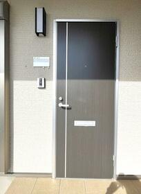 16/16 エントランス