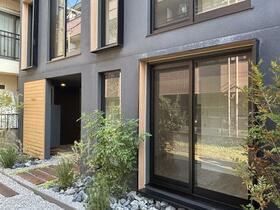 15/15 エントランス