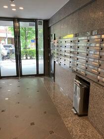 5/5 エントランス