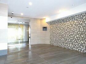 16/16 エントランス