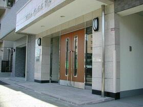 13/14 エントランス