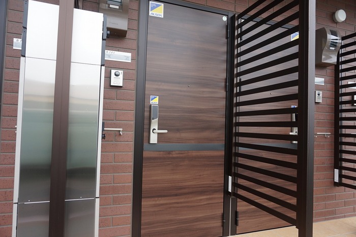 18/24 エントランス