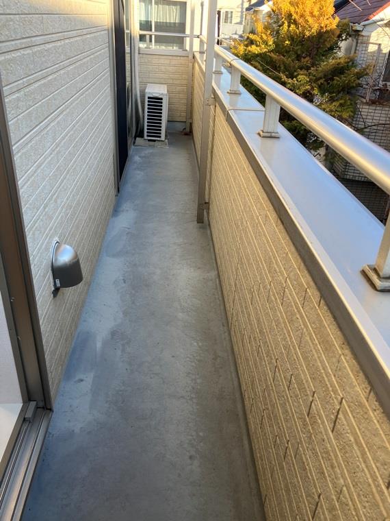 13/18 バルコニー