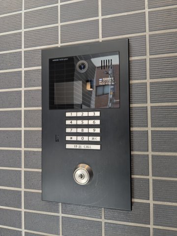 16/27 エントランス