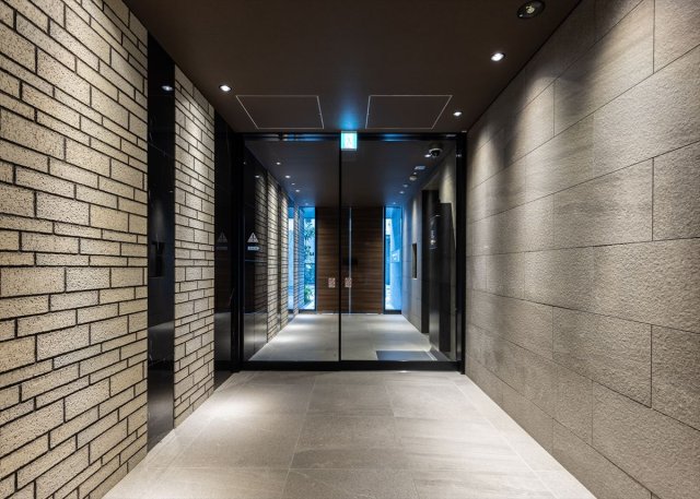 18/30 エントランス