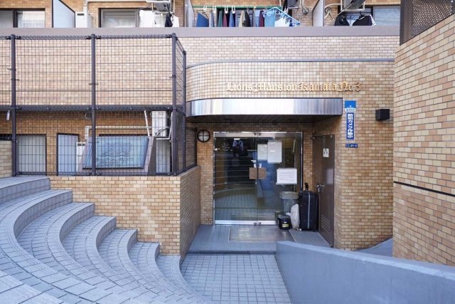 14/18 エントランス