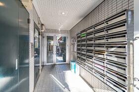 13/13 エントランス