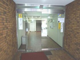 16/16 エントランス