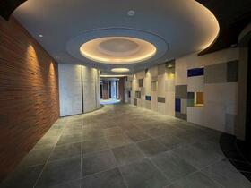 16/16 エントランス