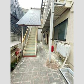 16/16 エントランス