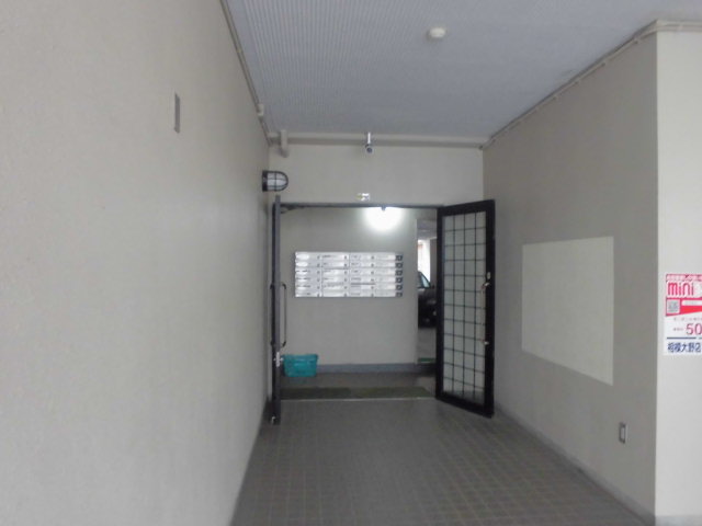 21/30 エントランス