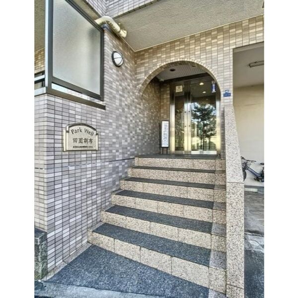 14/17 エントランス