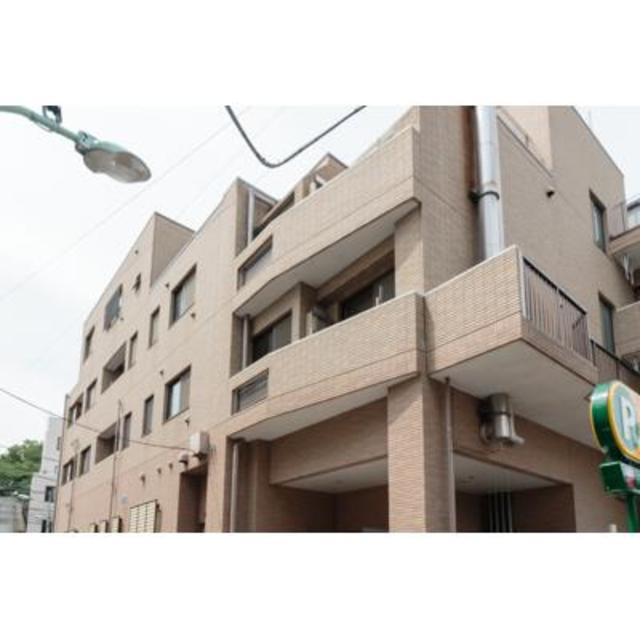 16/20 エントランス