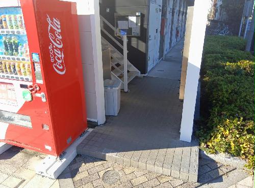 13/14 エントランス