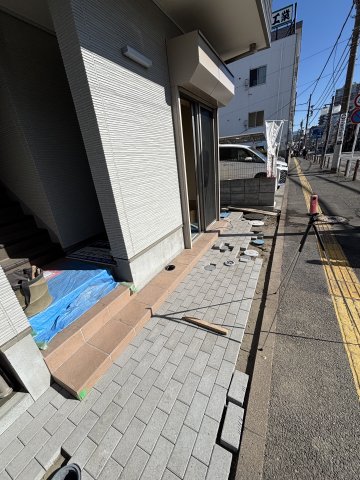 27/27 エントランス