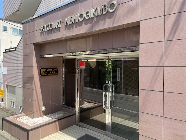 21/22 エントランス