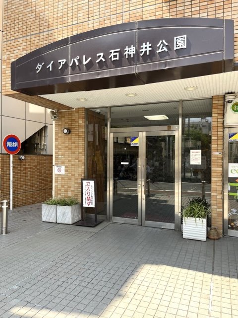 8/10 エントランス