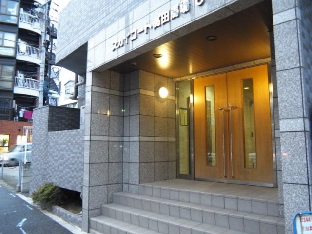 18/23 エントランス