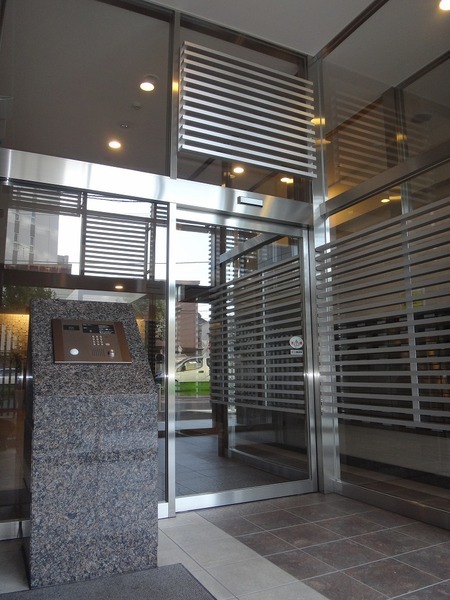 4/4 エントランス