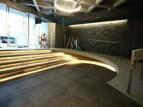 15/15 エントランス