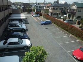 16/16 駐車場