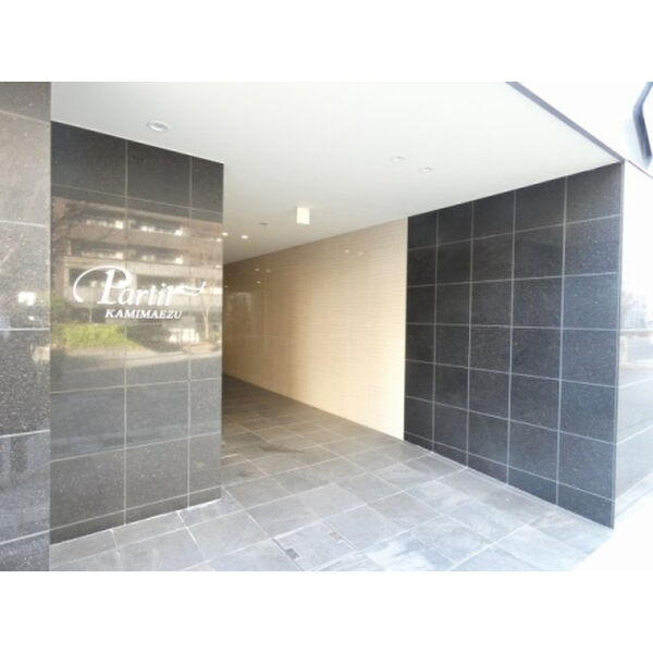 16/16 エントランス