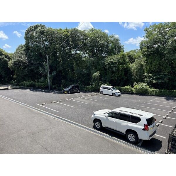 16/16 駐車場