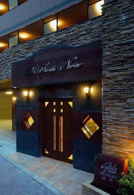 24/28 エントランス