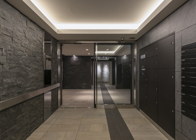 13/19 エントランス