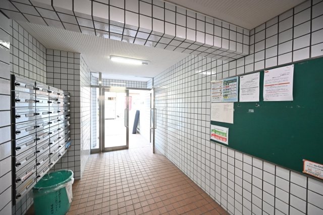 25/30 エントランス