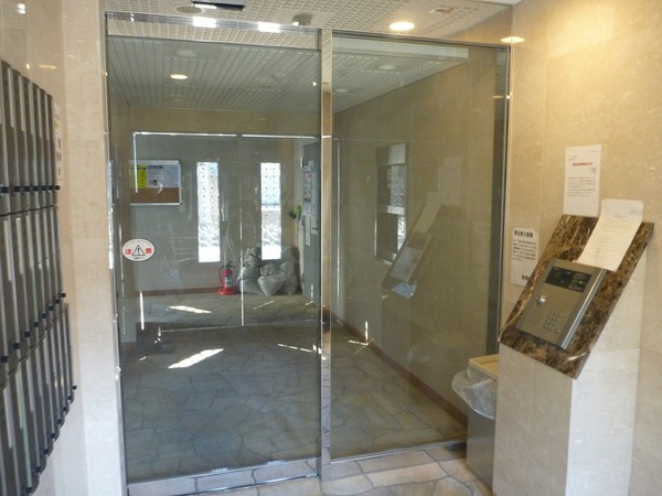 14/14 エントランス