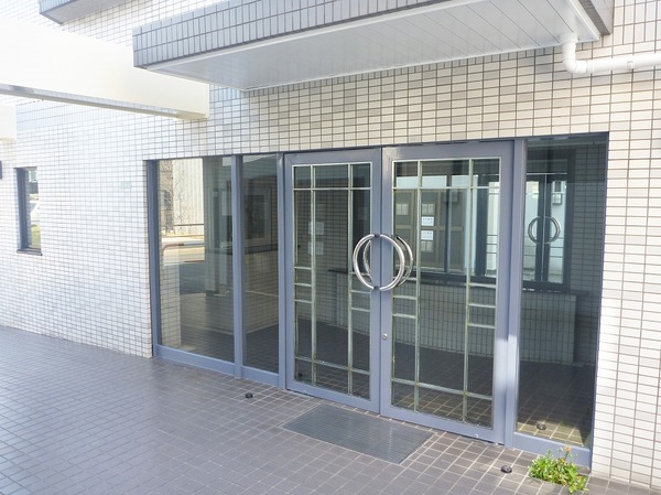 13/14 エントランス