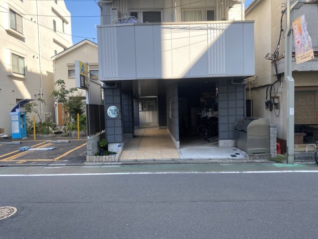 15/15 エントランス