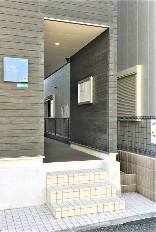 2/2 エントランス