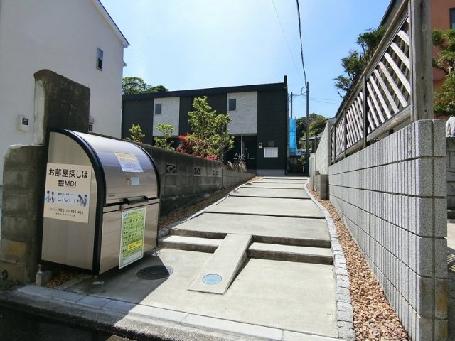 23/23 エントランス