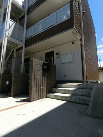 22/22 エントランス