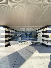 16/16 エントランス