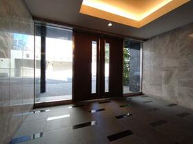 13/13 エントランス