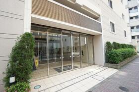 16/16 エントランス